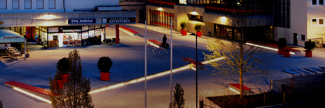 Bild Rathausplatz bei Nacht